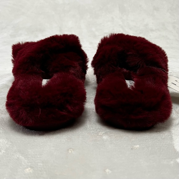 Steve Madden Fur Slip On - Picture 5 of 11